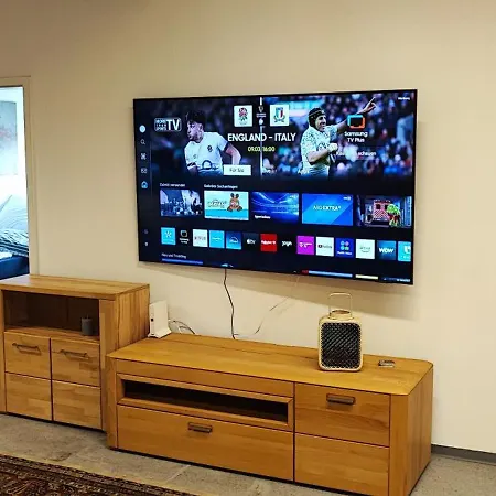 アパート Mega Fuenf Schlafzimmer Nur Einzelbetten 198qm Bis 12 Personen Mit Parkpl Grill Wlan *