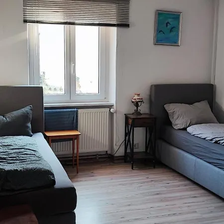 アパート Mega Fuenf Schlafzimmer Nur Einzelbetten 198qm Bis 12 Personen Mit Parkpl Grill Wlan *