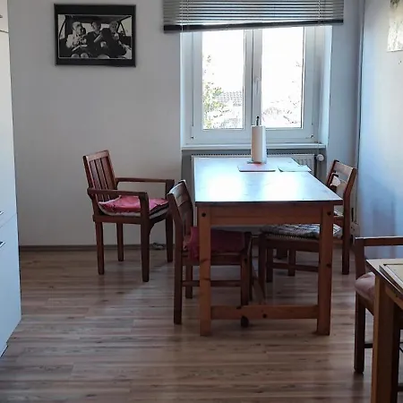 Mega Fuenf Schlafzimmer Nur Einzelbetten 198qm Bis 12 Personen Mit Parkpl Grill Wlan アパート *