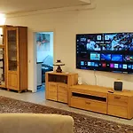 Mega Fuenf Schlafzimmer Nur Einzelbetten 198qm Bis 12 Personen Mit Parkpl Grill Wlan