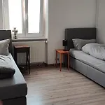Mega Fuenf Schlafzimmer Nur Einzelbetten 198qm Bis 12 Personen Mit Parkpl Grill Wlan 아파트 파이츠획하임