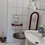 Mega Fuenf Schlafzimmer Nur Einzelbetten 198qm Bis 12 Personen Mit Parkpl Grill Wlan 파이츠획하임