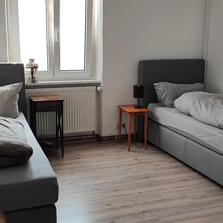 Mega Fuenf Schlafzimmer Nur Einzelbetten 198qm Bis 12 Personen Mit Parkpl Grill Wlan Lägenhet Veitshöchheim